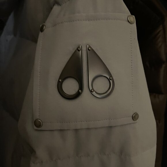 Moose Knuckles Down NWT Woman's Size L light gray color - Picture 6 of 11